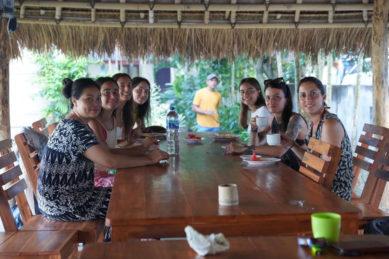 Qurnia Homestay Kuta  Luaran gambar