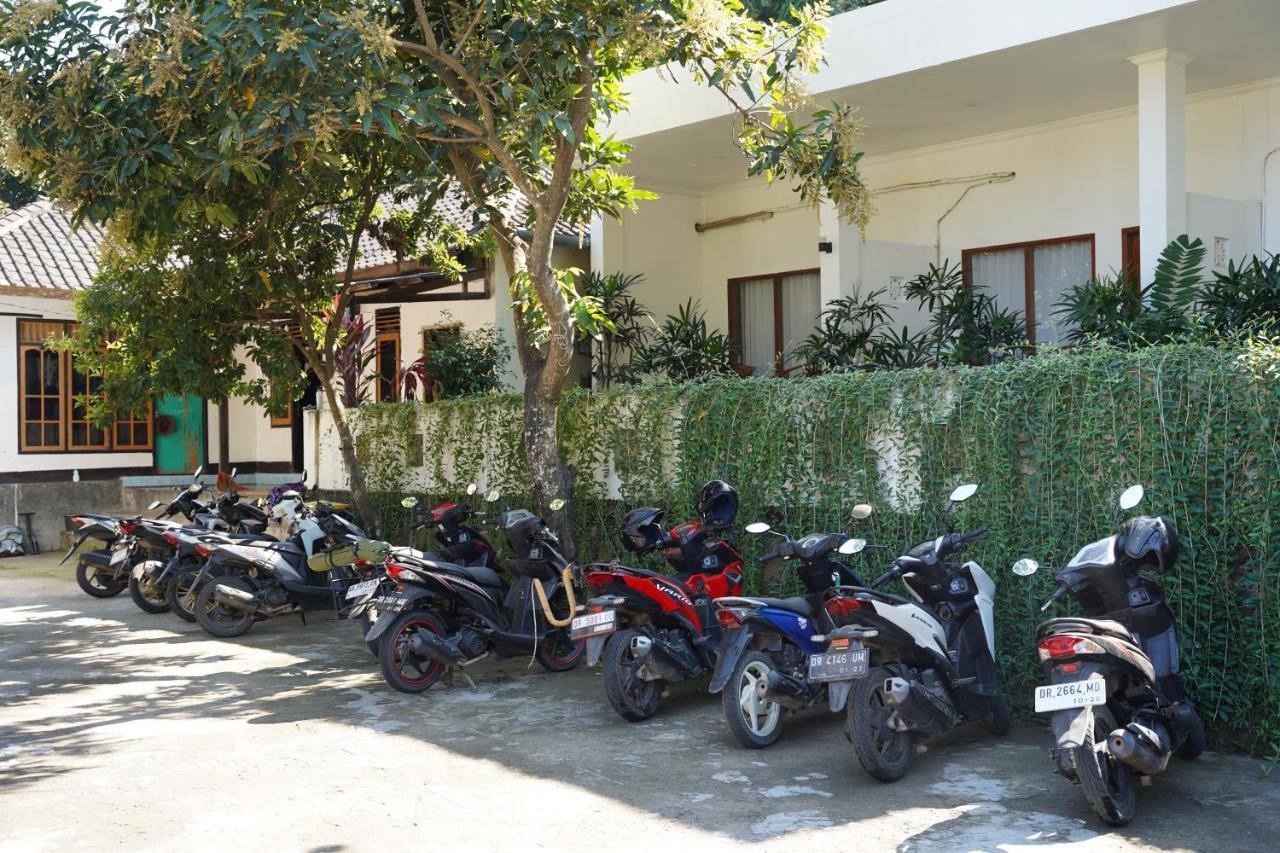 Qurnia Homestay Kuta  Luaran gambar