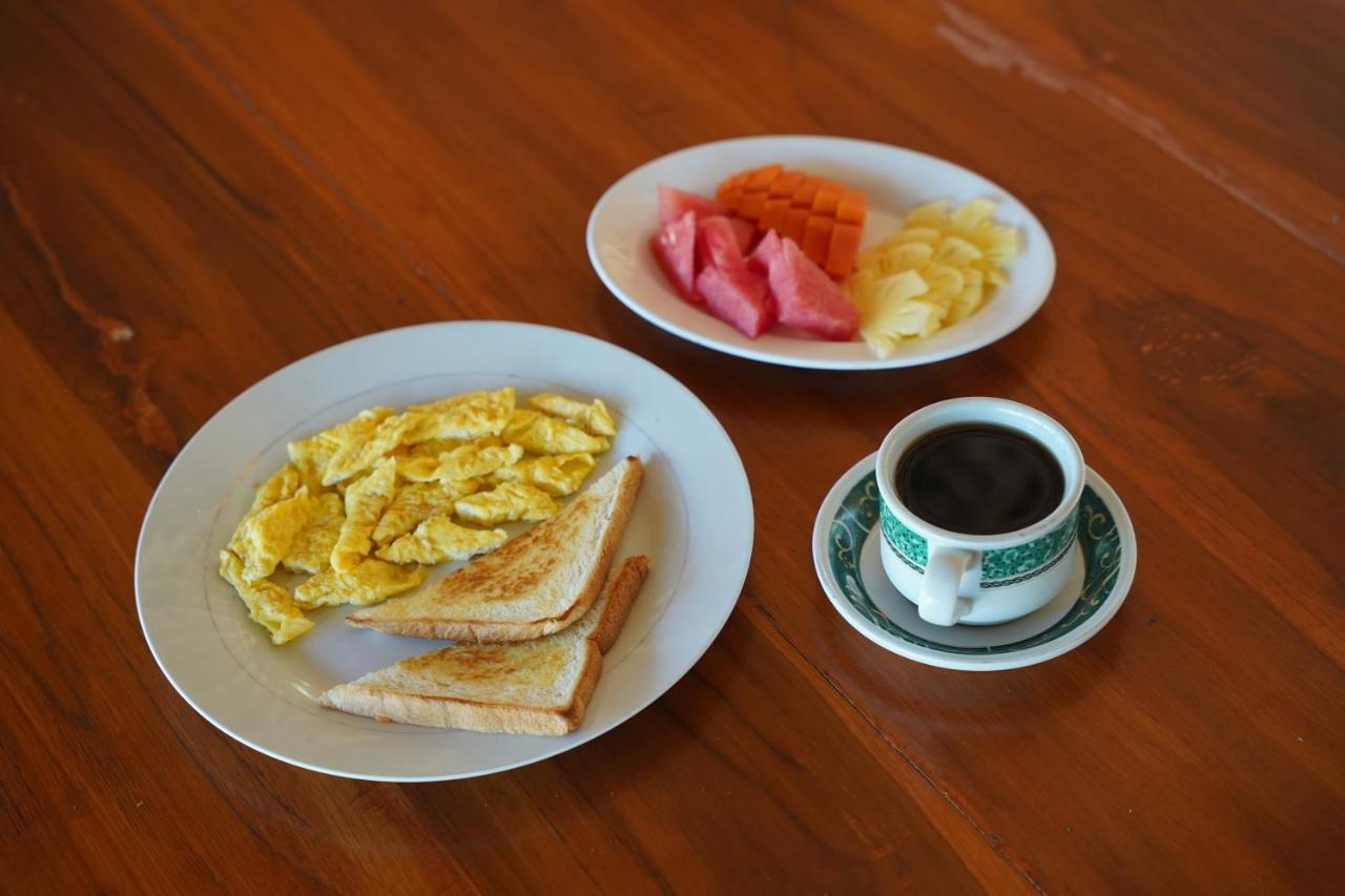 Qurnia Homestay Kuta  Luaran gambar