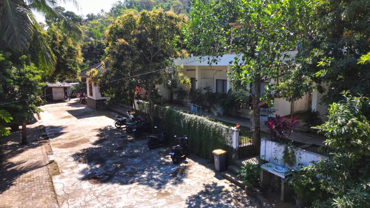 Qurnia Homestay Kuta  Luaran gambar