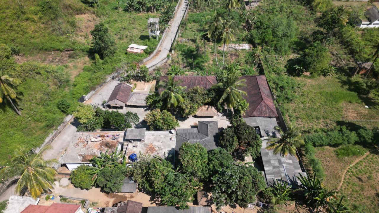 Qurnia Homestay Kuta  Luaran gambar