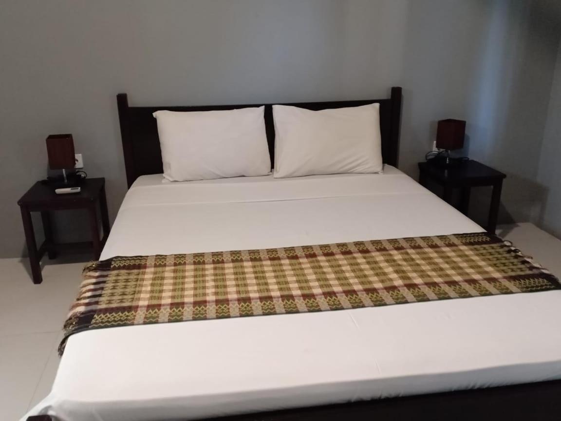 Qurnia Homestay Kuta  Luaran gambar